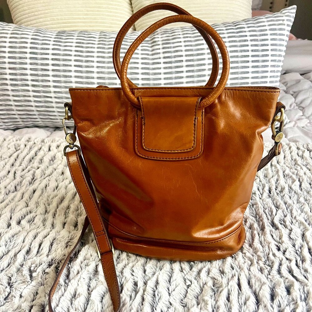 Sheila Bucket HOBO Bag in Truffle Truffle